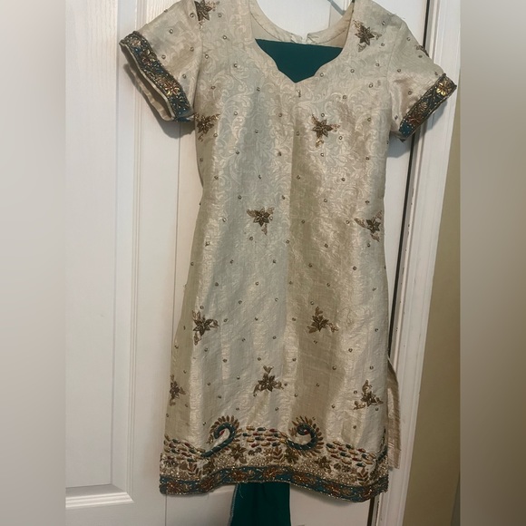 Cream pajami suit - teal pajami and dupatta - Picture 2 of 2